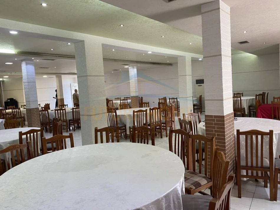 Qera ambjent biznesi Kati 1, 326 m² 2.000 € (Yzberisht)