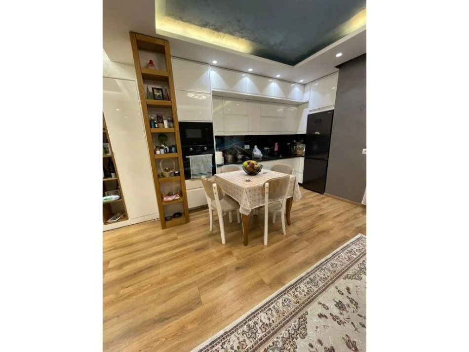 Tirane, shitet apartament 2+1 Kati 6, 105 m² 200.000 € (FUSHA E AVIACIONIT TIRANE)