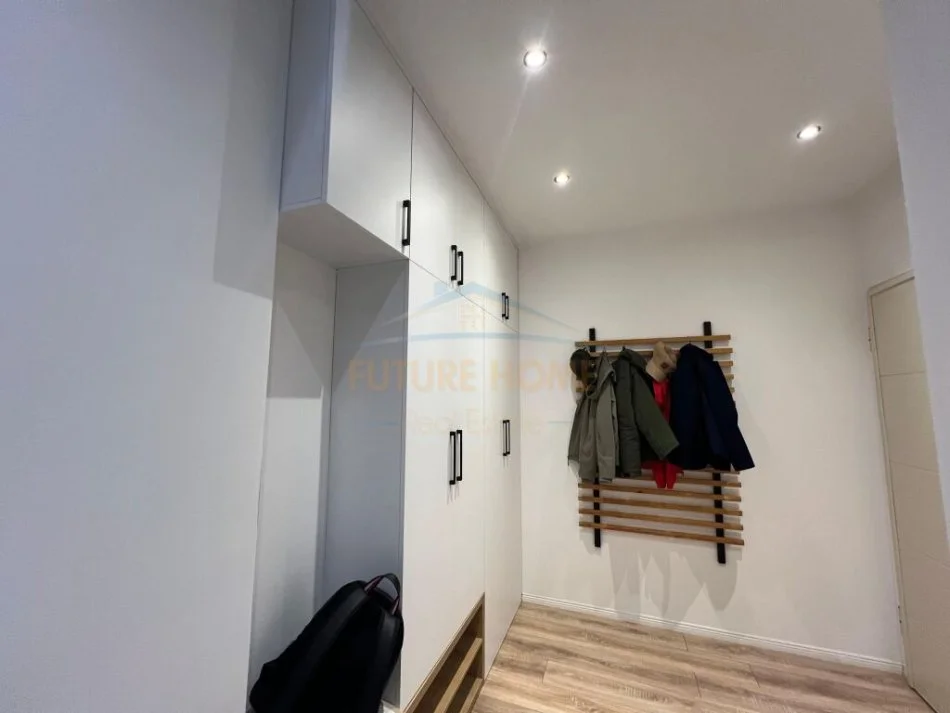 Tirane, shitet apartament 2+1 Kati 2, 82 m² 120.000 € (Fresk)