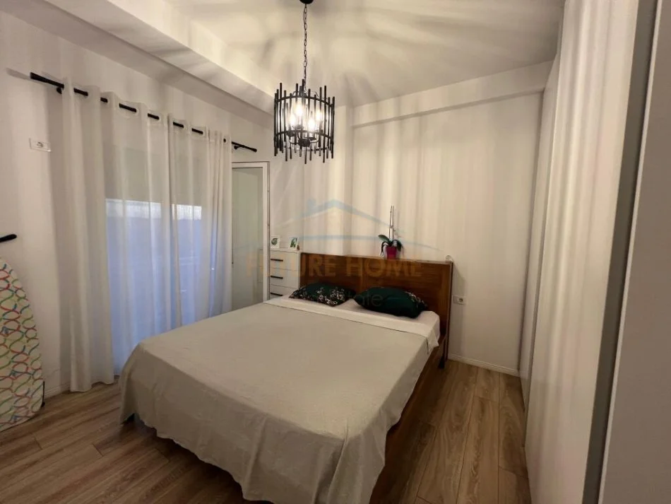 Tirane, shitet apartament 2+1+Ballkon Kati 2, 82 m² 120.000 € (Fresku)