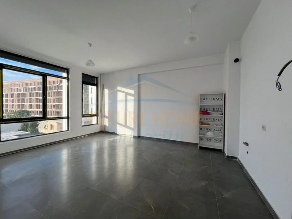 Tirane, jepet me qera apartament 1+1 Kati 2, 71 m² 300 € (DOGANA)