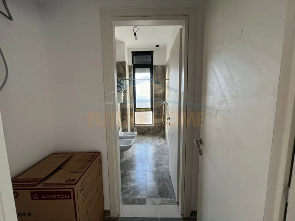 Tirane, jepet me qera apartament 1+1 Kati 2, 71 m² 300 € (DOGANA)