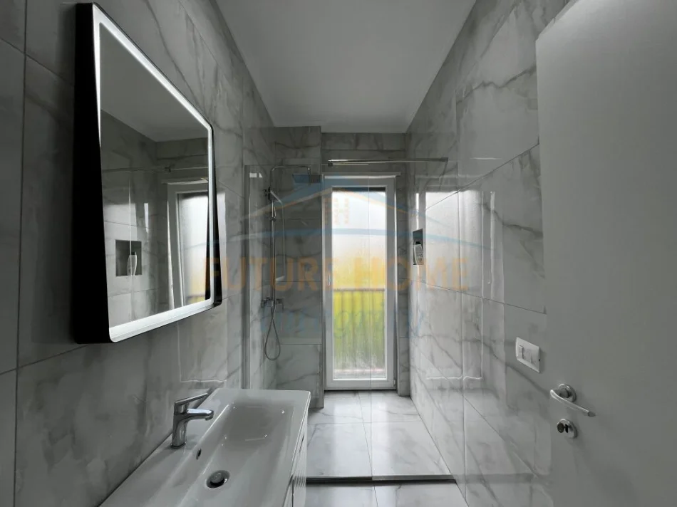 Tirane, jepet me qera apartament 2+1 Kati 2, 111 m² 1.000 € (Pazari i Ri)
