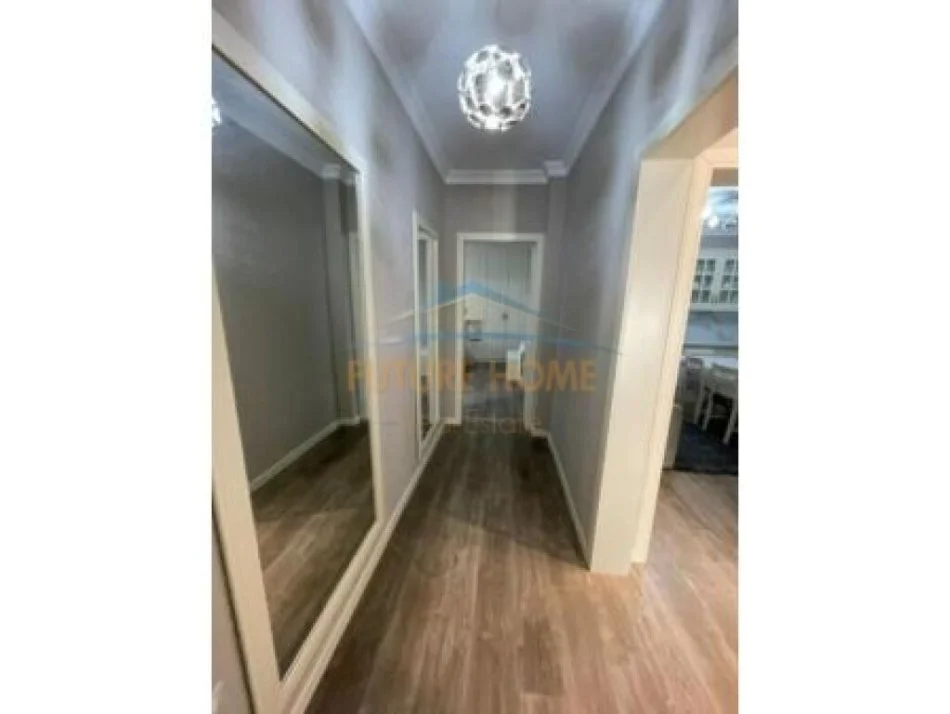Tirane, jepet me qera apartament 2+1 Kati 2, 150 m² 