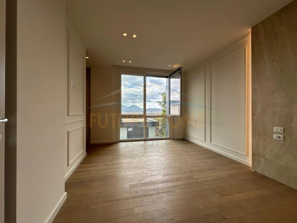 Tirane, jepet me qera apartament 3+1 Kati 2, 153 m² 1.100 € (PALLATI I BRIGATAVE TIRANE)