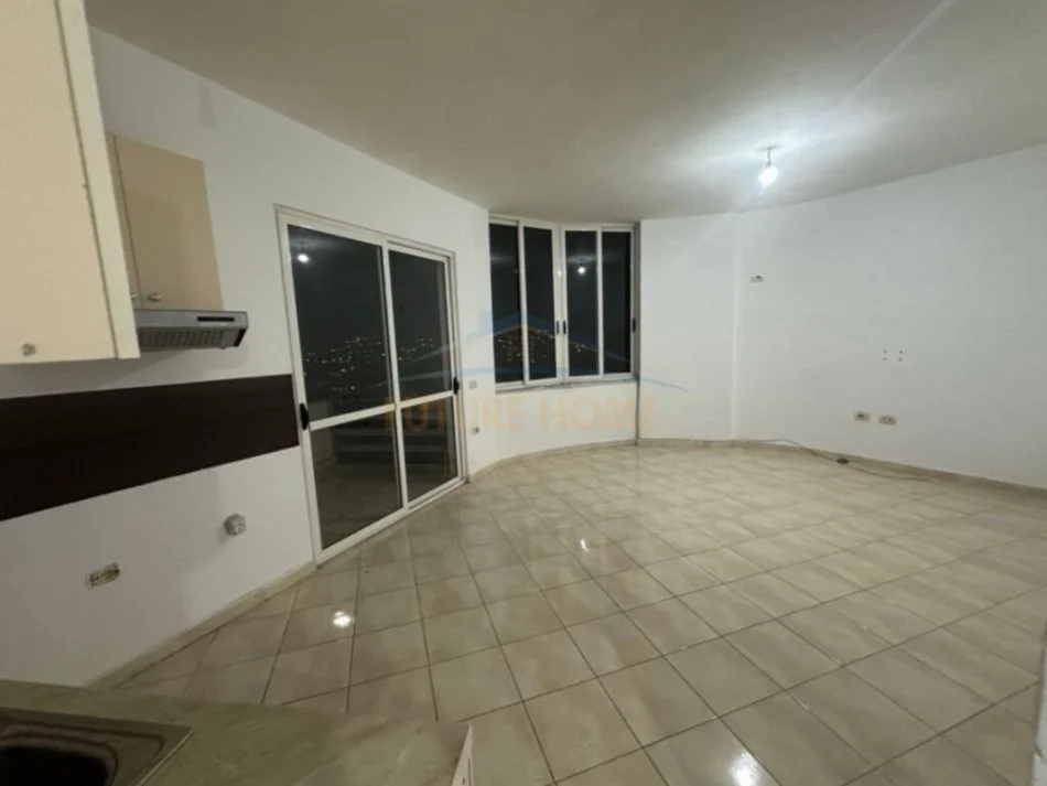Tirane, shitet apartament 1+1+Ballkon Kati 5, 72 m² 78.000 € (Rruga Shefqet Kuka)