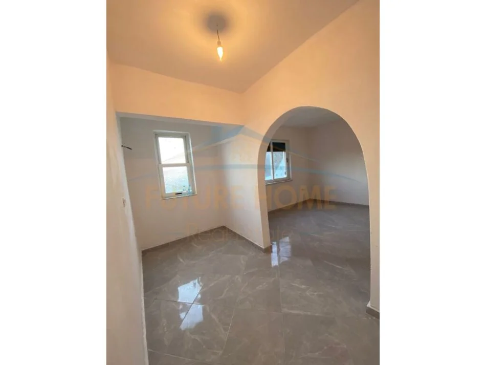 Durres, shitet apartament 1+1+Ballkon Kati 4, 57 m² 67.000 € (durres)