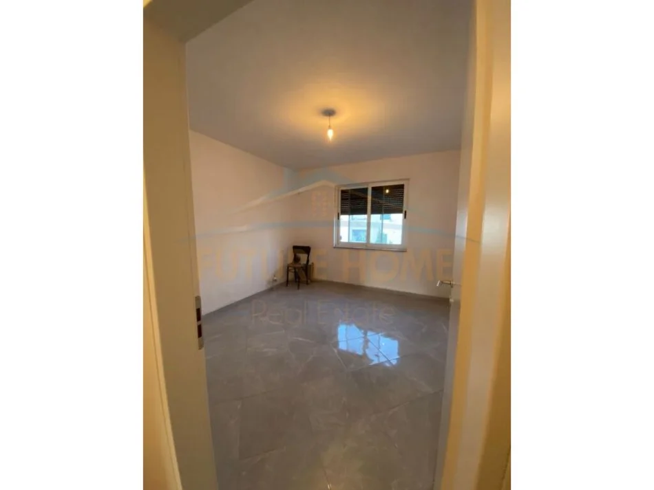 Durres, shitet apartament Kati 4, 67.000 € (qemal mici durres)