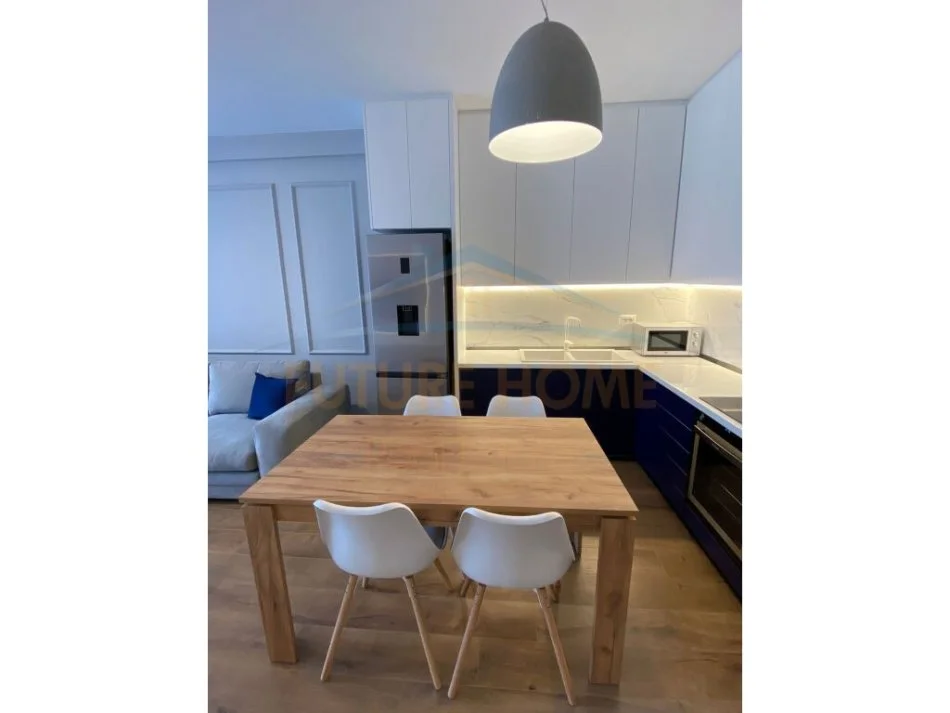 Tirane, shitet apartament 2+1+Ballkon Kati 6, 97 m² 245.000 € (Farmacia 10)