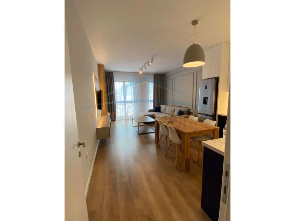 Tirane, shitet apartament 2+1+Ballkon Kati 6, 97 m² 245.000 € (Farmacia 10)