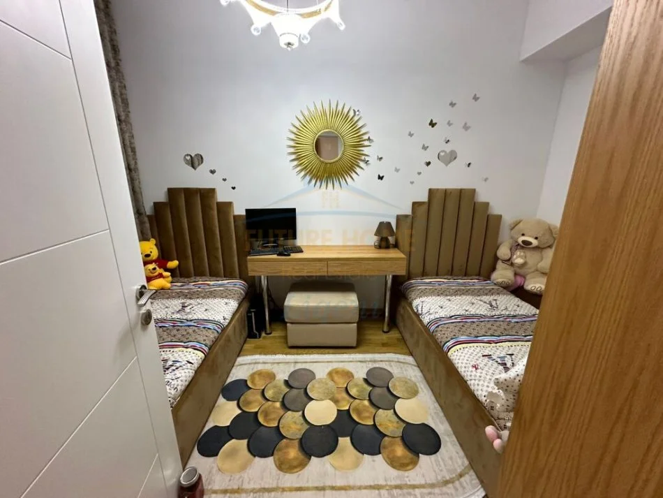 Tirane, shes apartament 3+1+Ballkon Kati 3, 123 m² 270.000 € (Kopshti Botanik + post parkimi)