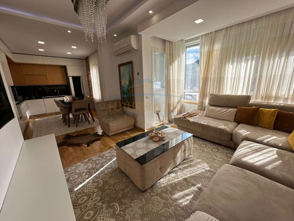 Tirane, shitet apartament 3+1 Kati 3, 123 m² 270.000 € (Kopshti Botanik)