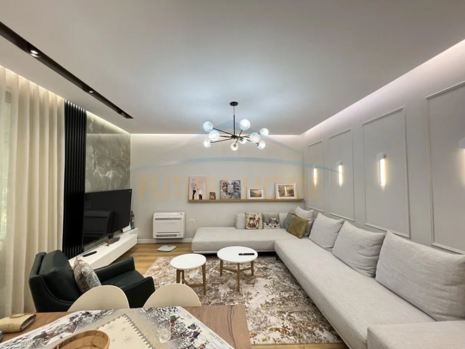 Gjiri Lalezit | Hamallaj, shitet apartament 2+1 Kati 1, 100 m² 320.000 € (San Pietro)