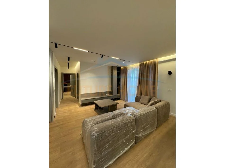 Tirane, shitet apartament 2+1 , 