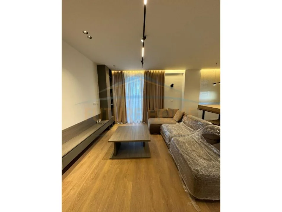 Tirane, shitet apartament 2+1 Kati 3, 95 m² 155.000 € (SHKOZE TIRANE)