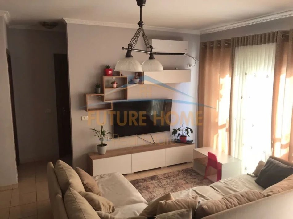 Tirane, shitet apartament 2+1 Kati 5, 82 m² (Ish Fusha Aviacionit)