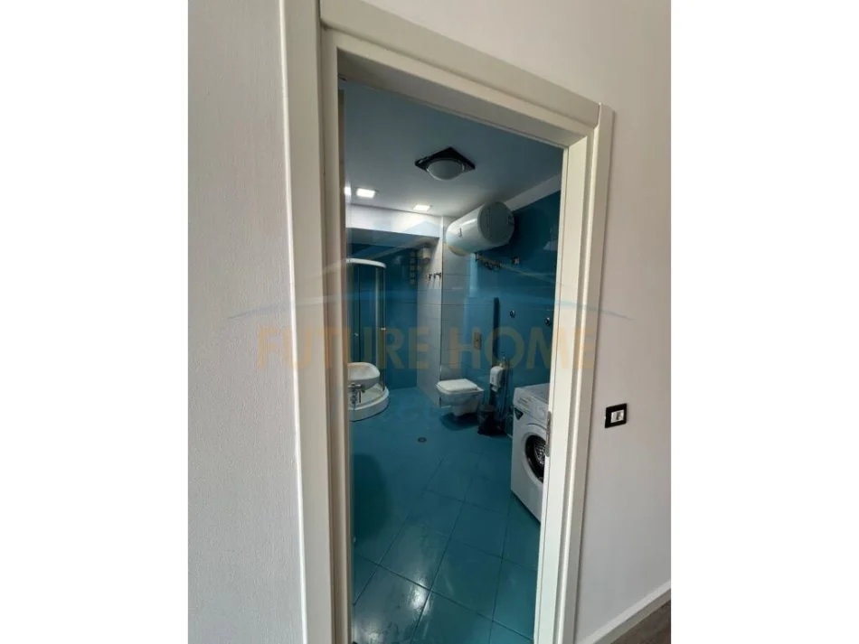 Tirane, jepet me qera apartament 2+1 Kati 8, 95 m² 650 € (XHAMIA E TABAKEVE TIRANE)