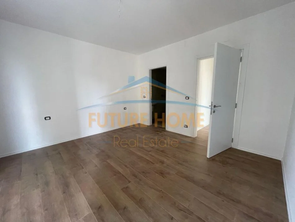 Tirane, jepet me qera apartament 2+1 Kati 1, 108 m² 700 € 