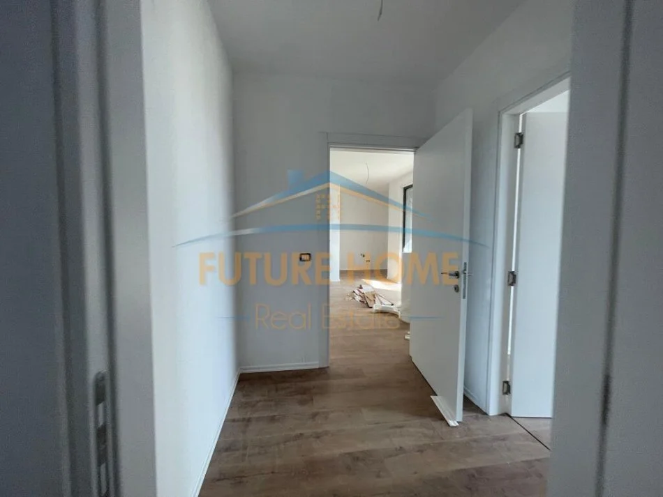 Tirane, jepet me qera apartament 2+1 Kati 1, 108 m² 700 € 