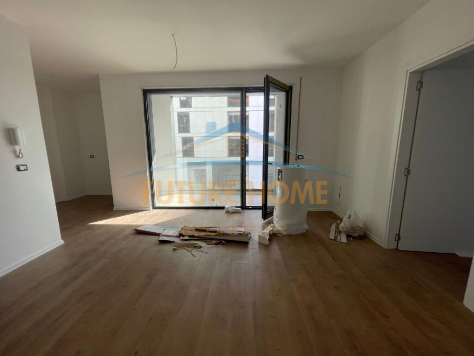 Tirane, jepet me qera apartament 2+1 Kati 1, 108 m² 700 € 