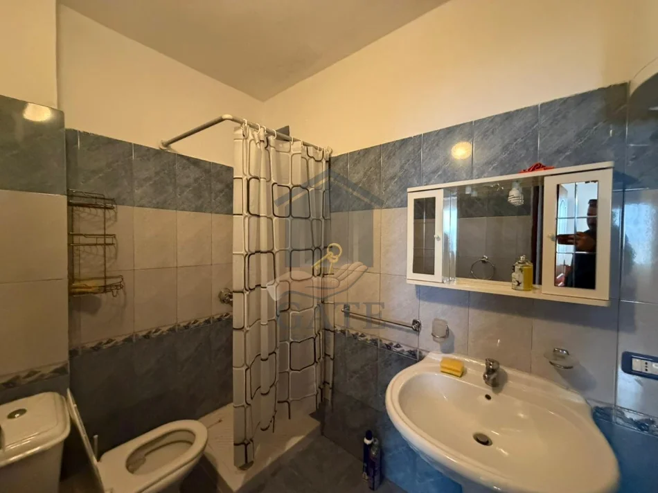 Durres, jepet me qera apartament 2+1+Ballkon Kati 9, 77 m² 600 € (Danubi durres)