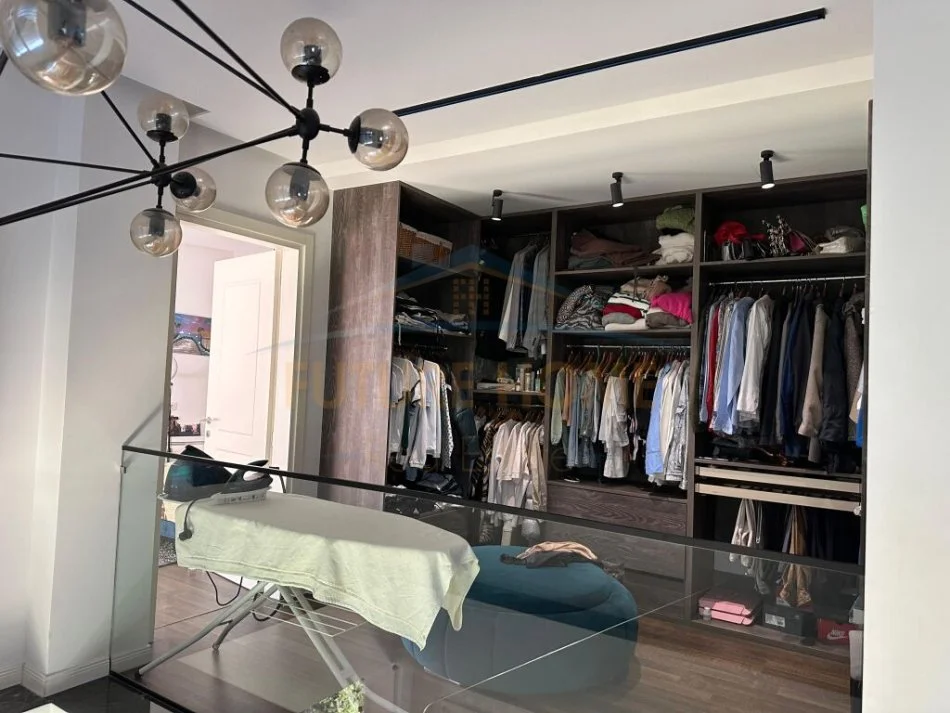 Tirane, shitet apartament duplex Dublex Kati 1, 218 m² 436.000 € (Kopshti Zoologjik)