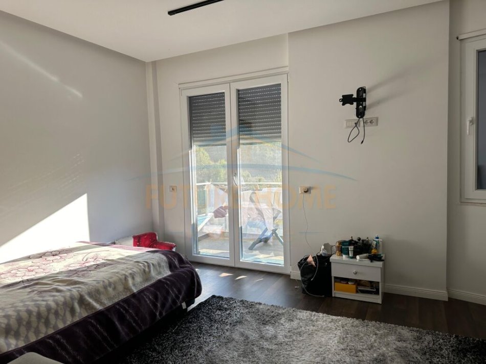 Tirane, shes apartament duplex Dublex Kati 1, 216 m² 436.000 € (Kopshti Zoologjik)