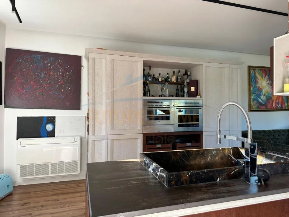 Tirane, shitet apartament duplex Dublex Kati 1, 218 m² 436.000 € (Kopshti Zoologjik)