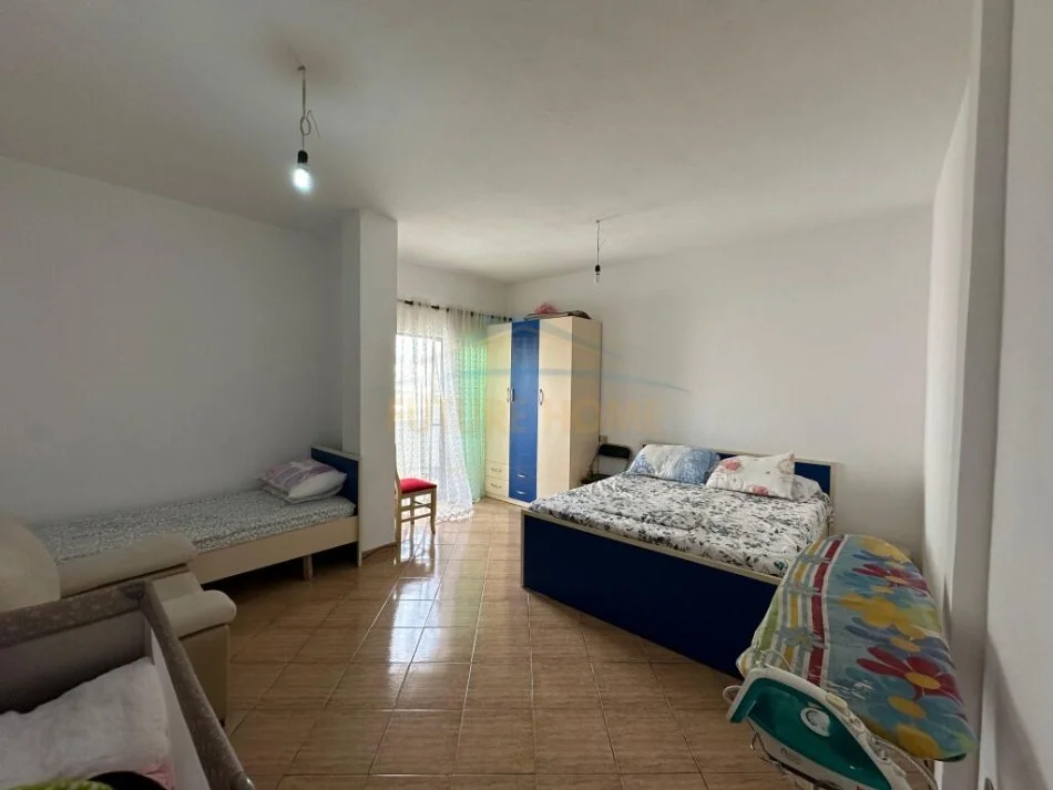 Durres, shitet apartament 2+1+Ballkon Kati 2, 106 m² 100.000 € (Bulevardi i Pishave)