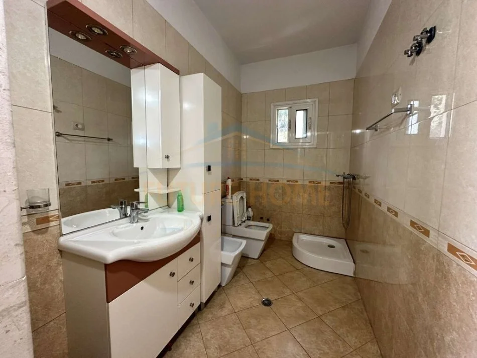 Tirane, shitet apartament 5+1 Kati 0, 565 m² 350.000 € (vore)