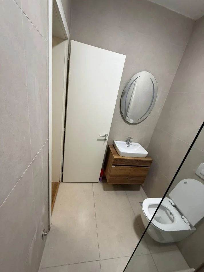 Durres, shitet apartament 1+1+Ballkon Kati 2, 74 m² 73.000 € (Shkembi Kavajes)