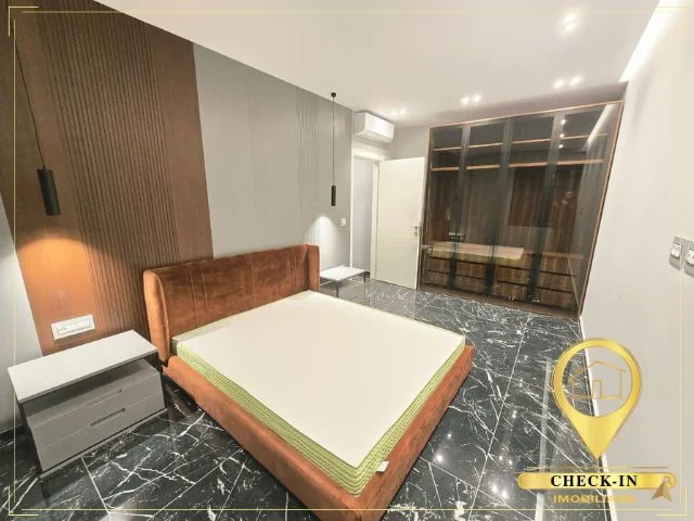 Tirane, jepet me qera apartament 2+1+Aneks+Ballkon Kati 3, 110 m² 900 € (Rruga Kodra e Diellit)