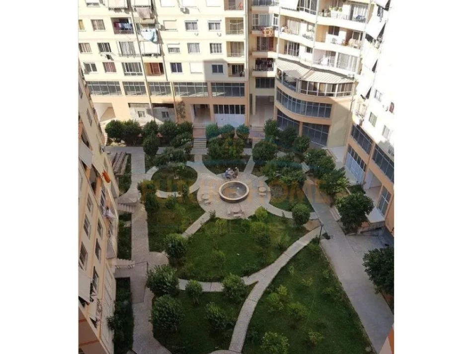 Tirane, shitet apartament 2+1 Kati 8, 102 m² 126.000 € (Unaza e Re)