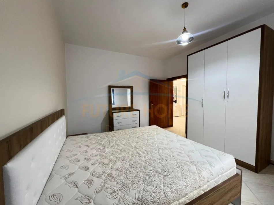 Durres, jepet me qera apartament 2+1 Kati 2, 68 m² 450 € (Muzeumi,Durres)