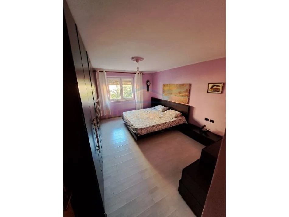 Tirane, shitet apartament 2+1+Ballkon Kati 2, 91 m² 160.000 € (Mine Peza)