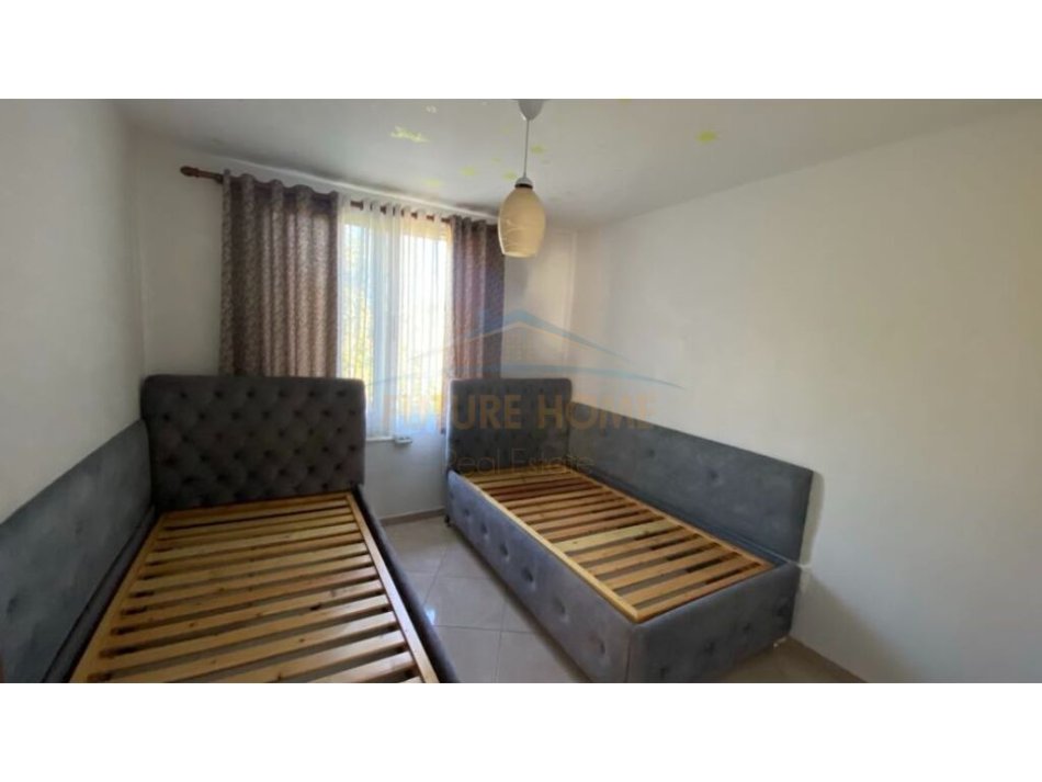 Tirane, jepet me qera apartament 2+1 Kati 3, 65 m² 350 € 