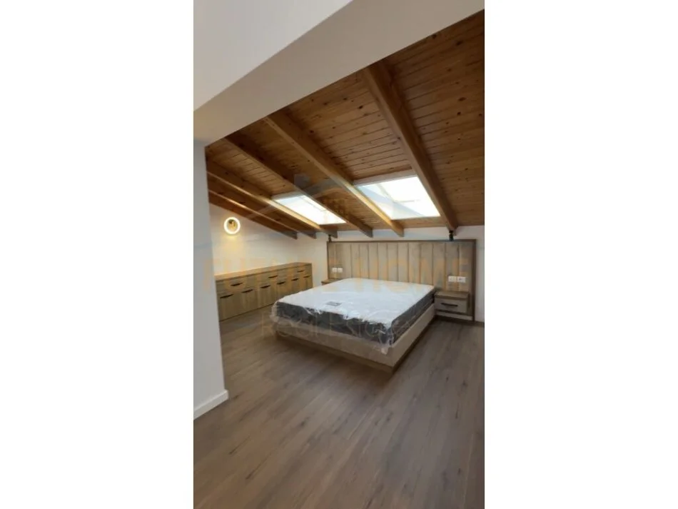 Tirane, jepet me qera apartament 3 Katshe Kati 0, 680 m² 3.000 € (Petrele)