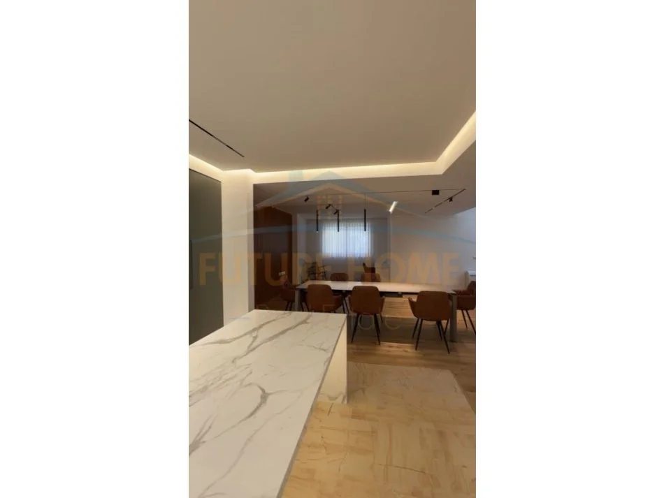 Tirane, jepet me qera apartament 3 Katshe Kati 0, 680 m² 3.000 € (Petrele)