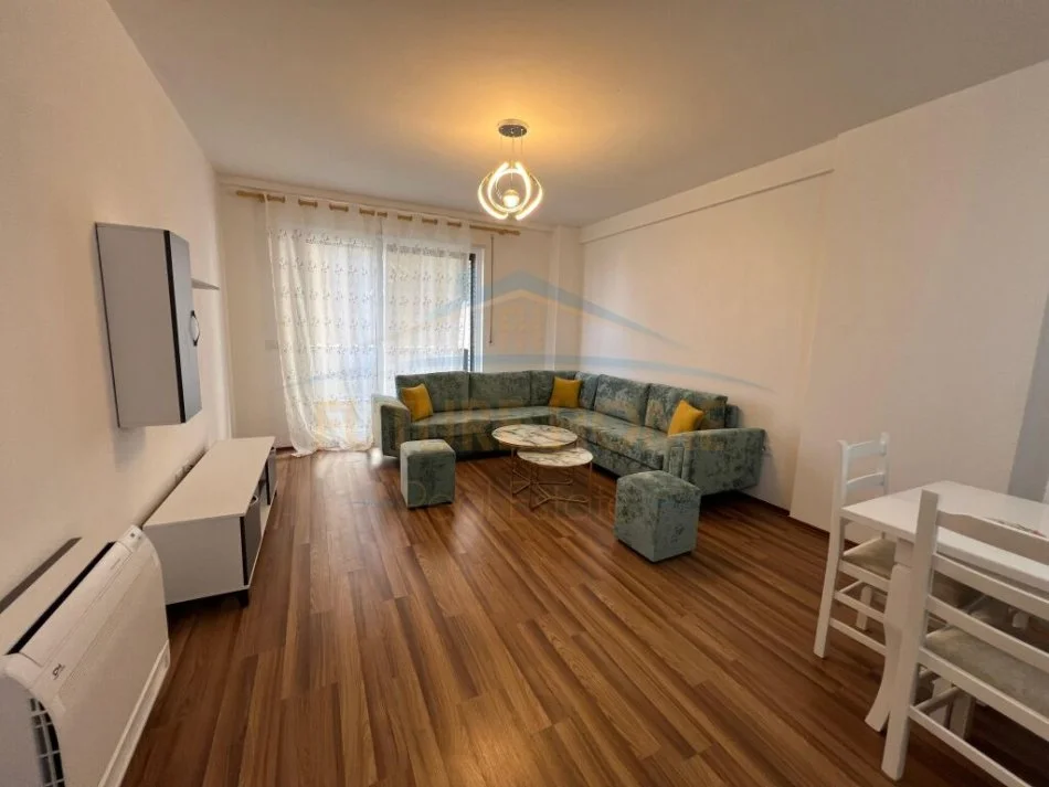 Tirane, jepet me qera apartament 2+1 Kati 1, 100 m² 500 € 