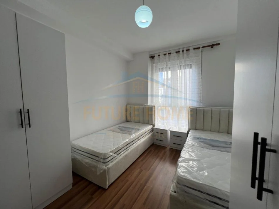 Tirane, jepet me qera 2+1 , 100 m² 500 € (Unaza e Re)
