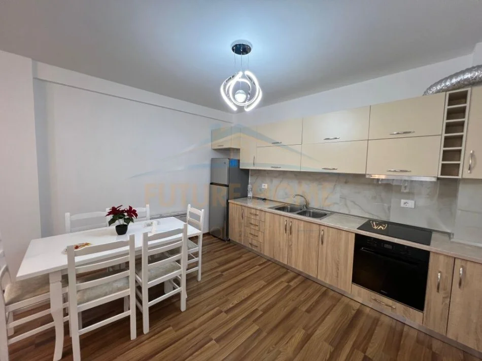 Tirane, jepet me qera apartament 2+1 Kati 1, 100 m² 500 € 