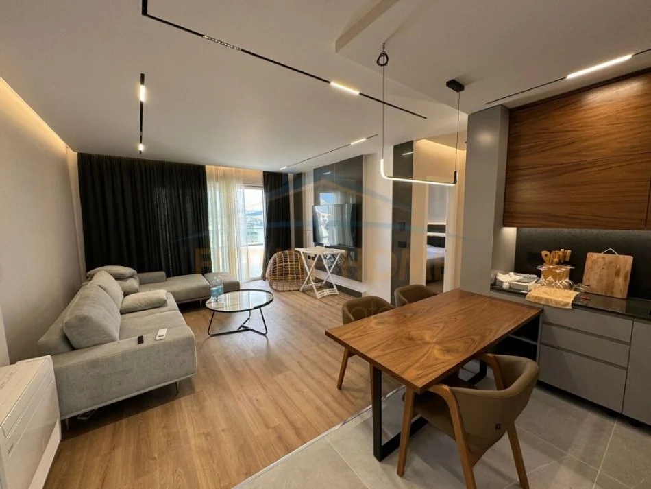 Qerret, shitet apartament+verande | Penthouse 1+1+Ballkon Kati 9, 122 m² 230.000 € (Qerret)