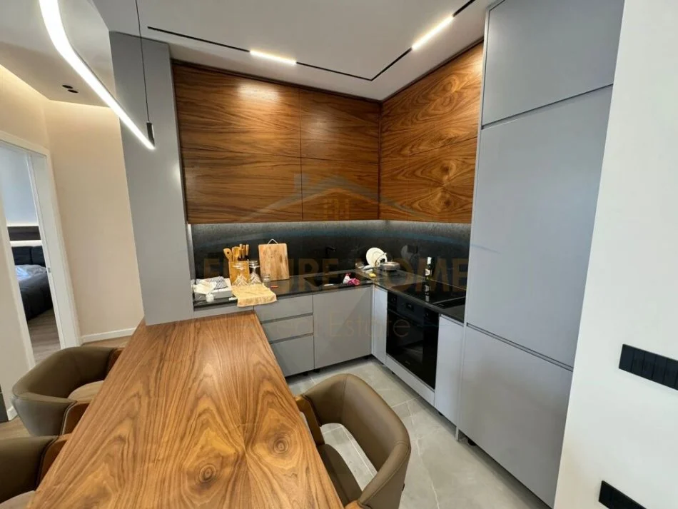 Qerret, shitet apartament+verande | Penthouse 1+1+Ballkon Kati 9, 122 m² 230.000 € (Qerret)