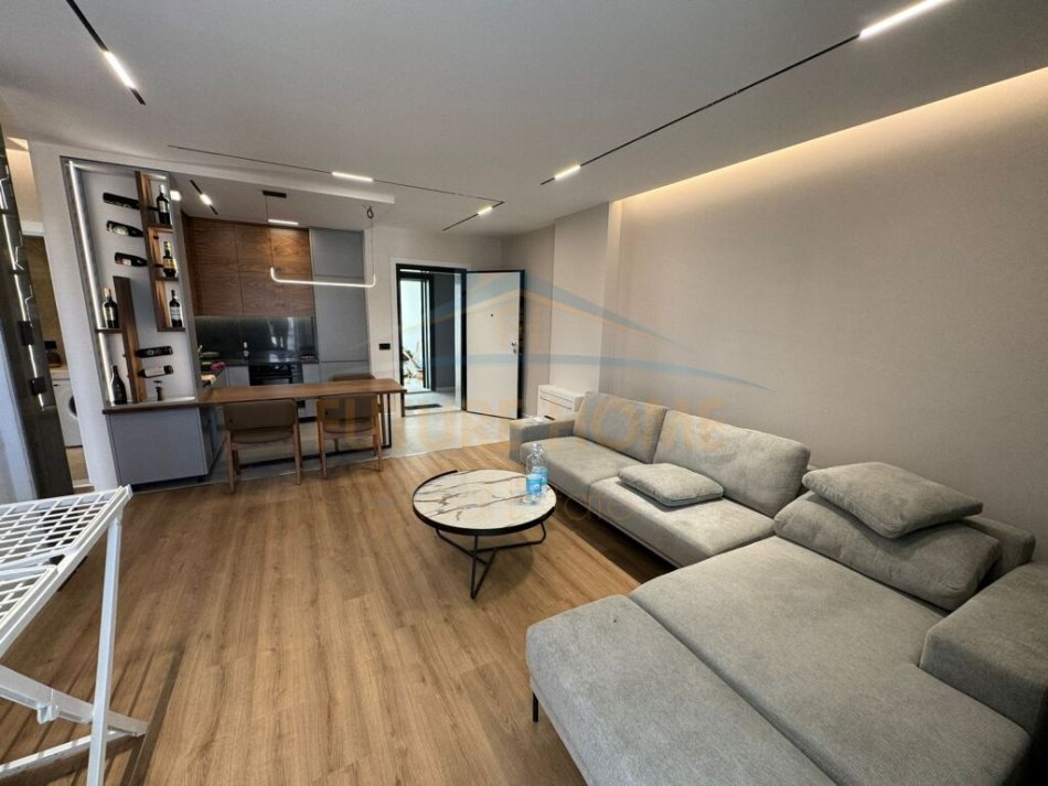 Tirane, shitet apartament 1+1+Aneks+Ballkon Kati 9, 97 m² 230.000 € (Qerret)