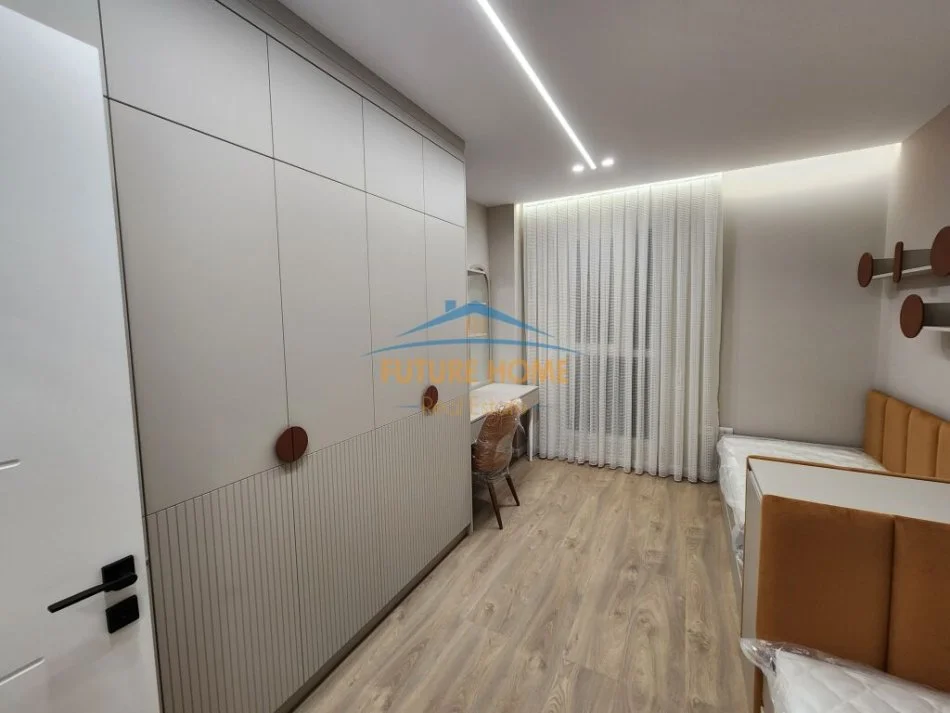 Tirane, jepet me qera apartament 2+1 Kati 3, 116 m² 900 € (Kompleksin Rezidencial Tirana Trio Towers)