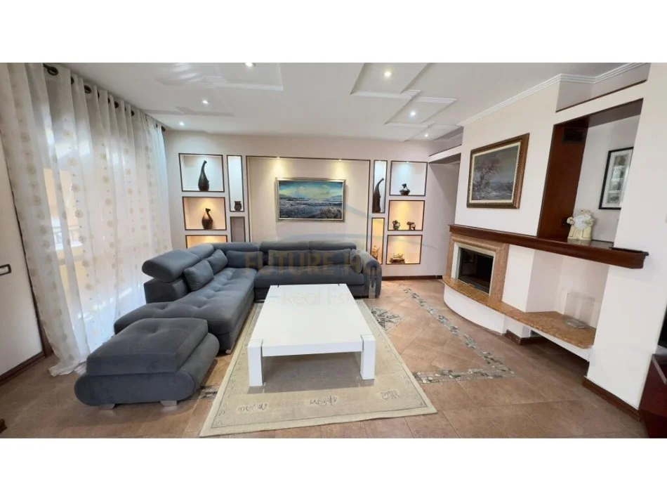 Tirane, jepet me qera 3+1+Aneks+Ballkon Kati 8, 200 m² 1.000 € (Komuna e Parisit)