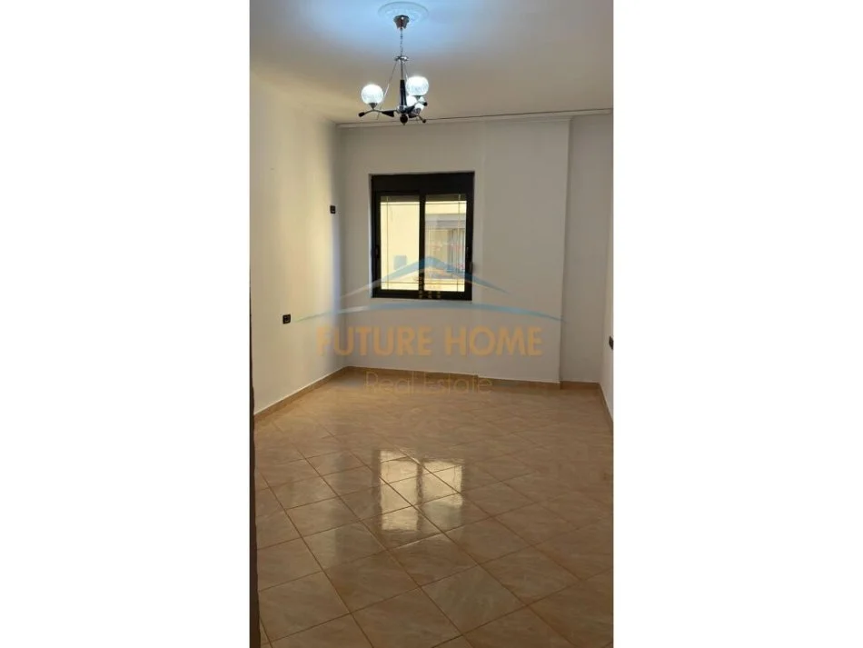 Tirane, jepet me qera 2+1 , 78 m² 500 € (Rruga Gjergji Legisi)