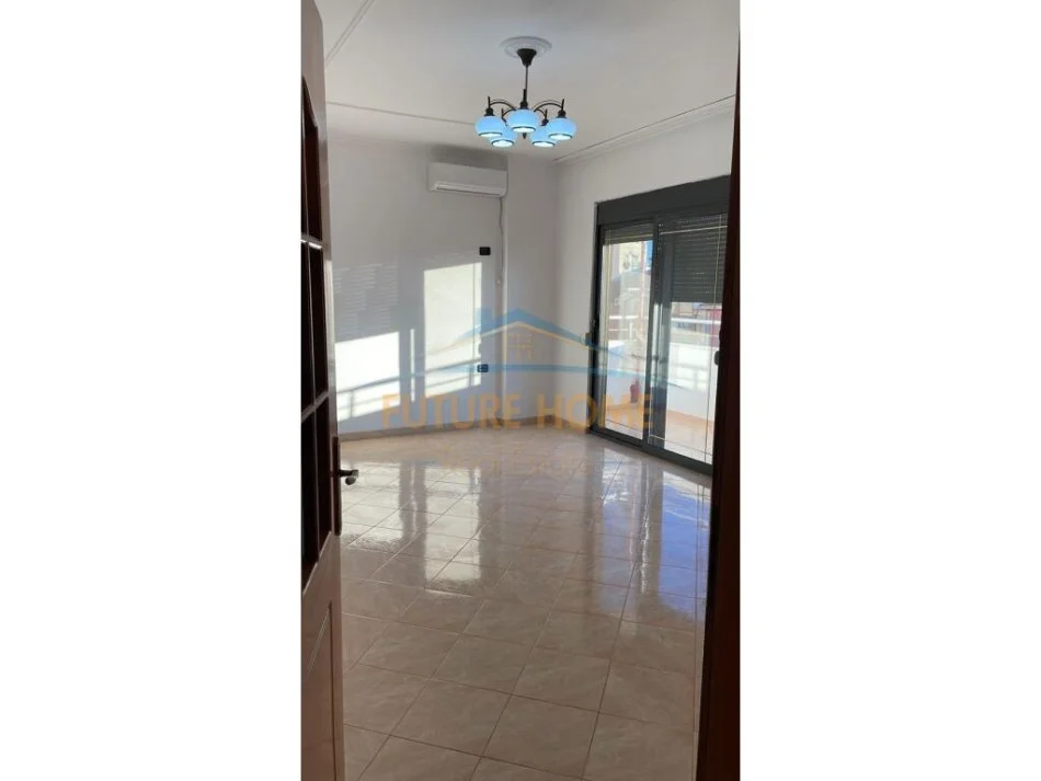 Tirane, jepet me qera 2+1 , 78 m² 500 € (Rruga Gjergji Legisi)