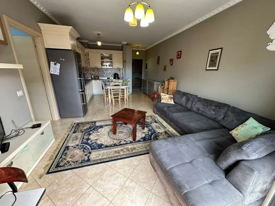 Tirane, shitet apartament 2+1+Ballkon Kati 6, 94 m² 125.000 € (Unaza e Re)