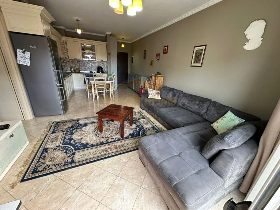 Tirane, shitet apartament 2+1+Ballkon Kati 6, 94 m² 125.000 € (Unaza e Re)